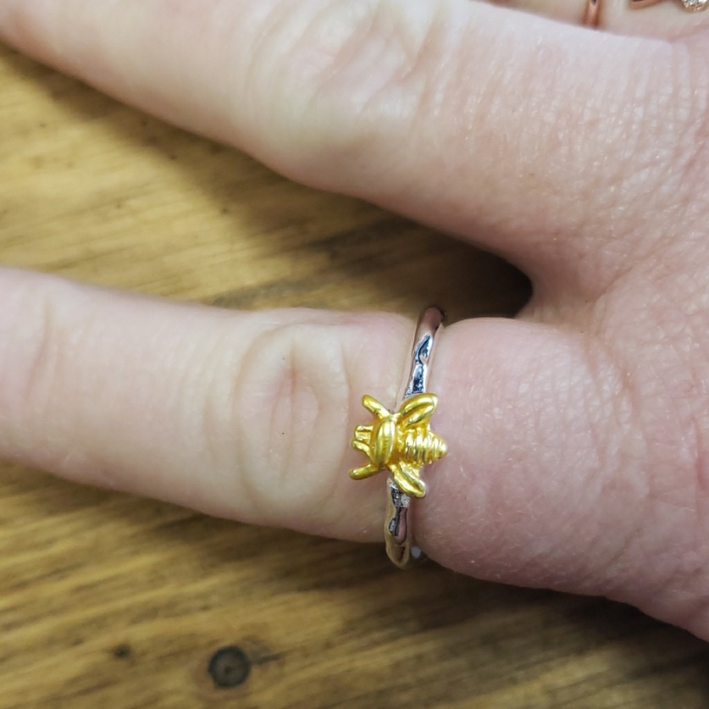 Cute Bee Ring - image 1